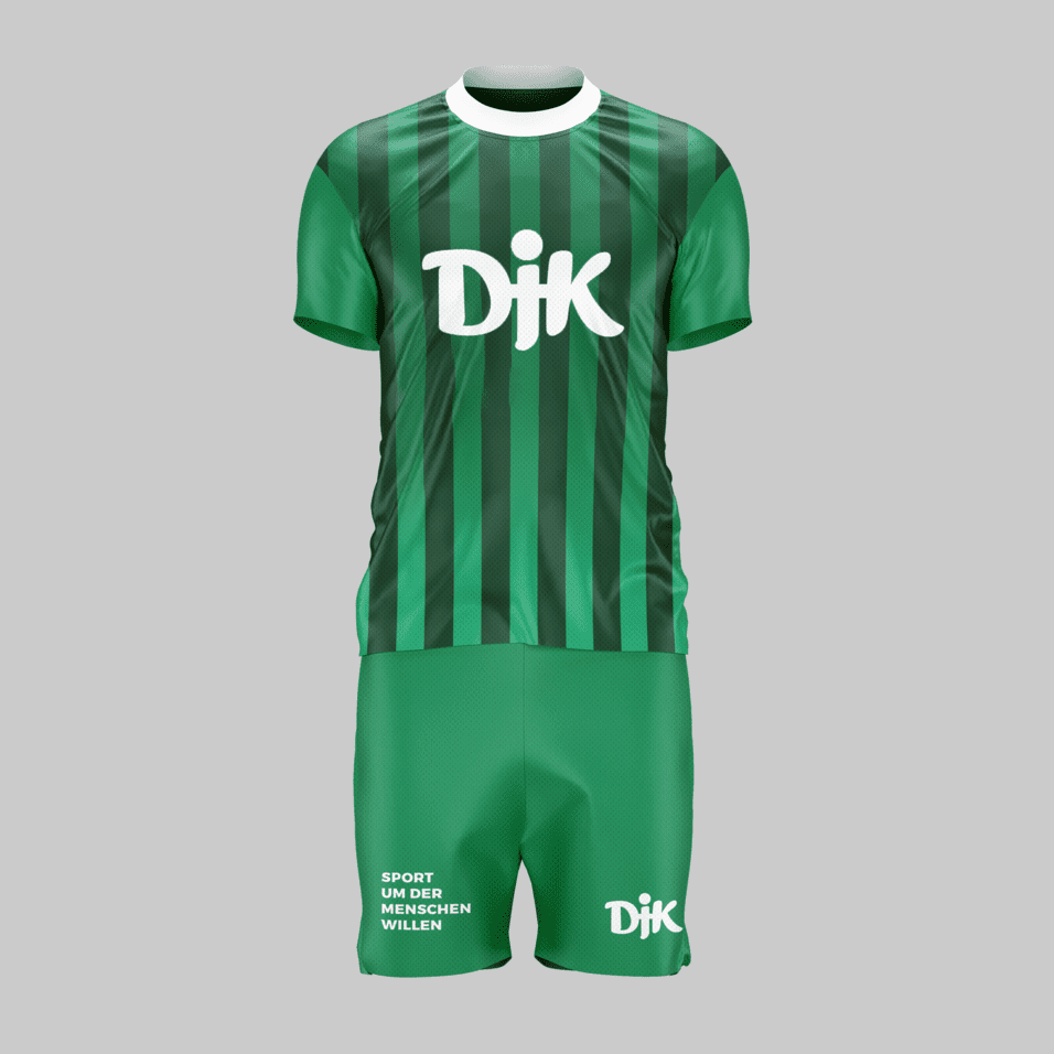 Gr&uuml;nes Fu&szlig;balltrikot mit wei&szlig;en Streifen und Logo, erg&auml;nzt durch passende gr&uuml;ne Shorts.