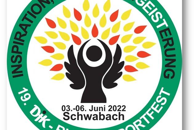 Logo f&uuml;r das 19. DJK-Bundesportfest 2022 in Schwabach mit bunter Baum-Illustration und Motto &bdquo;Inspiration, Sport & Begeisterung&ldquo;.