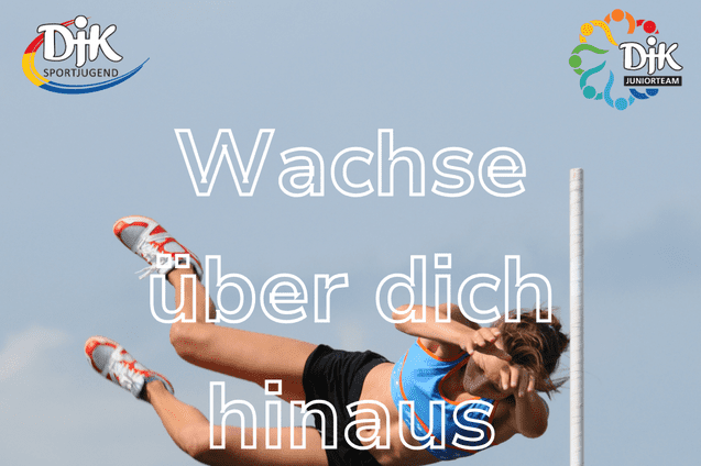 Athletin beim Hochsprung &uuml;ber eine Stange, mit motivierendem Text und Ank&uuml;ndigung f&uuml;r das DJK Juniorteam Treffen in M&uuml;nchen.