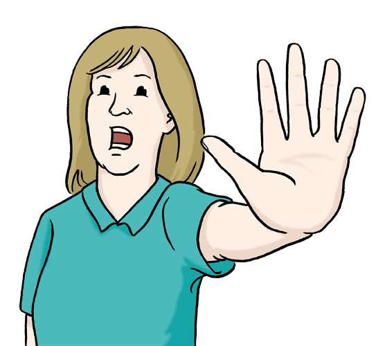 Frau mit blonden Haaren hebt die Hand, um Stopp zu signalisieren, während sie energisch spricht.