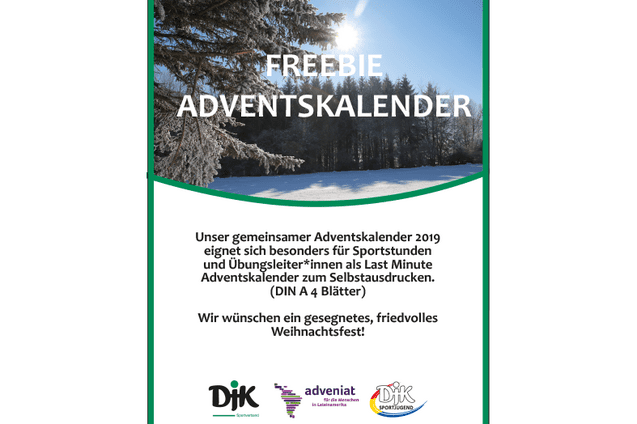 Motiv eines Adventskalenders mit verschneiter Landschaft, Text&uuml;berlagerung mit Informationen und W&uuml;nschen f&uuml;r Weihnachten.