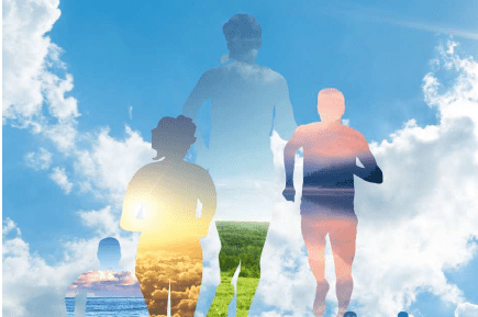 Silhouetten von laufenden Menschen vor einem blauen Himmel mit Wolken und bunten Landschaftsmotiven im Hintergrund.