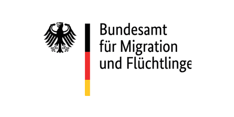 Logo des Bundesamts f&uuml;r Migration und Fl&uuml;chtlinge mit schwarzem Adler und farbigen vertikalen Streifen in Schwarz, Rot und Gold.